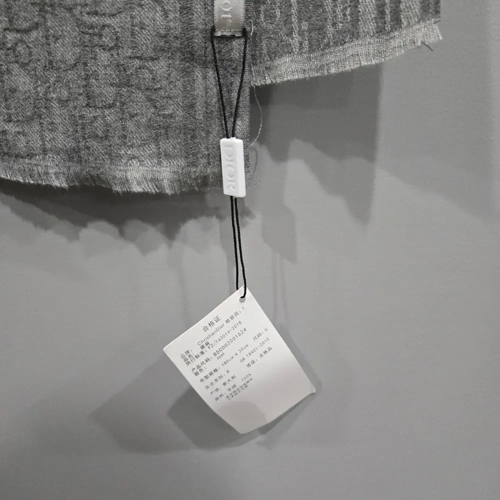 🐢 NWT Christian Dior Cashmere Trotter Scarf Grey. 80